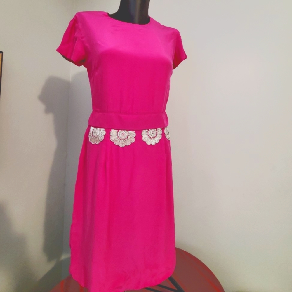 Katherine Feiner 100%Silk Fuchsia Dress, short sleeves w/ silver details, size 8
